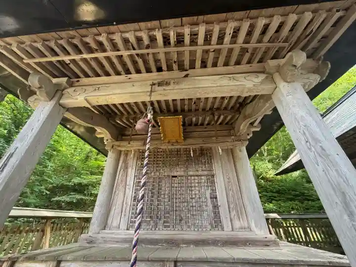 新宮熊野神社の{uncategorized: "未分類", other: "その他", undefined: "問題あり", building: "その他建物", grave: "お墓", sacred_gate: "鳥居", guardian: "狛犬", statue: "像", buddha: "仏像", history: "歴史", nature: "自然", garden: "庭園", animal: "動物", pagoda: "塔", temizu: "手水舎", mountain_gate: "山門・神門", sanctuary: "本殿・本堂", subordinate: "末社・摂社", art: "芸術", scenery: "景色", jizo: "地蔵", ema: "絵馬", goshuin: "御朱印", omikuji: "おみくじ", items: "授与品その他", amulet: "お守り", goshuincho: "御朱印帳", eats: "食事", festival: "お祭り", votive_dance: "神楽", shichigosan: "七五三参", wedding: "結婚式", experience: "体験その他", initially: "初詣", around: "周辺", anti_infection: "感染症対策"}
