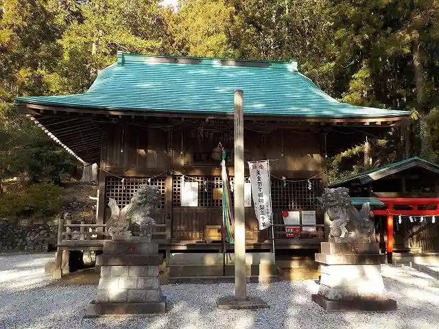吾那神社の本殿・本堂