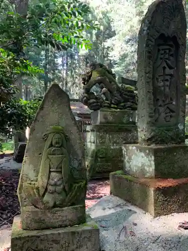 一色鐘鋳神社の像