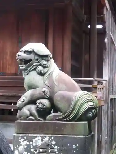 粕壁神明社の狛犬