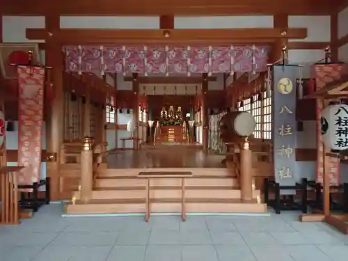 八柱神社の本殿・本堂