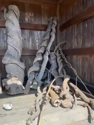 はね瀧道了尊の{uncategorized: "未分類", other: "その他", undefined: "問題あり", building: "その他建物", grave: "お墓", sacred_gate: "鳥居", guardian: "狛犬", statue: "像", buddha: "仏像", history: "歴史", nature: "自然", garden: "庭園", animal: "動物", pagoda: "塔", temizu: "手水舎", mountain_gate: "山門・神門", sanctuary: "本殿・本堂", subordinate: "末社・摂社", art: "芸術", scenery: "景色", jizo: "地蔵", ema: "絵馬", goshuin: "御朱印", omikuji: "おみくじ", items: "授与品その他", amulet: "お守り", goshuincho: "御朱印帳", eats: "食事", festival: "お祭り", votive_dance: "神楽", shichigosan: "七五三参", wedding: "結婚式", experience: "体験その他", initially: "初詣", around: "周辺", anti_infection: "感染症対策"}