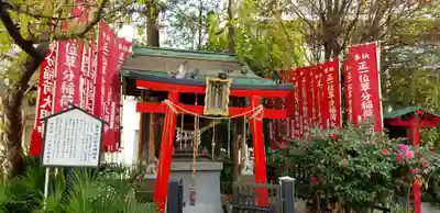 草分稲荷神社の鳥居