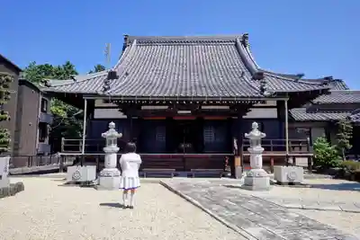 法春寺の本殿・本堂