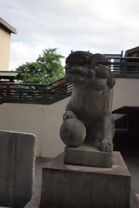 高﨑神社の狛犬