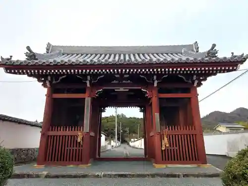 神積寺の山門