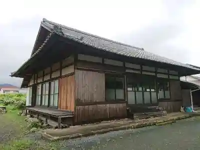 泉蔵寺の本殿