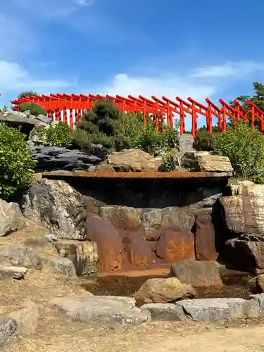 高山稲荷神社の庭園