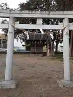 諏訪神社の鳥居