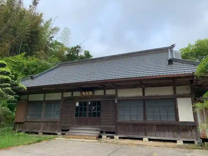 薬王寺の本殿・本堂