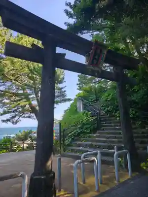 海津見神社(桂浜龍王宮)の{uncategorized: "未分類", other: "その他", undefined: "問題あり", building: "その他建物", grave: "お墓", sacred_gate: "鳥居", guardian: "狛犬", statue: "像", buddha: "仏像", history: "歴史", nature: "自然", garden: "庭園", animal: "動物", pagoda: "塔", temizu: "手水舎", mountain_gate: "山門・神門", sanctuary: "本殿・本堂", subordinate: "末社・摂社", art: "芸術", scenery: "景色", jizo: "地蔵", ema: "絵馬", goshuin: "御朱印", omikuji: "おみくじ", items: "授与品その他", amulet: "お守り", goshuincho: "御朱印帳", eats: "食事", festival: "お祭り", votive_dance: "神楽", shichigosan: "七五三参", wedding: "結婚式", experience: "体験その他", initially: "初詣", around: "周辺", anti_infection: "感染症対策"}