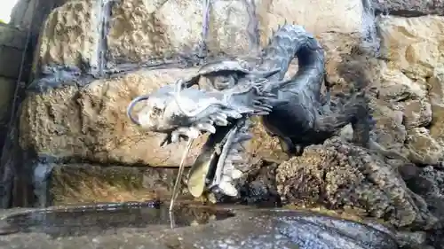 品川神社の手水舎