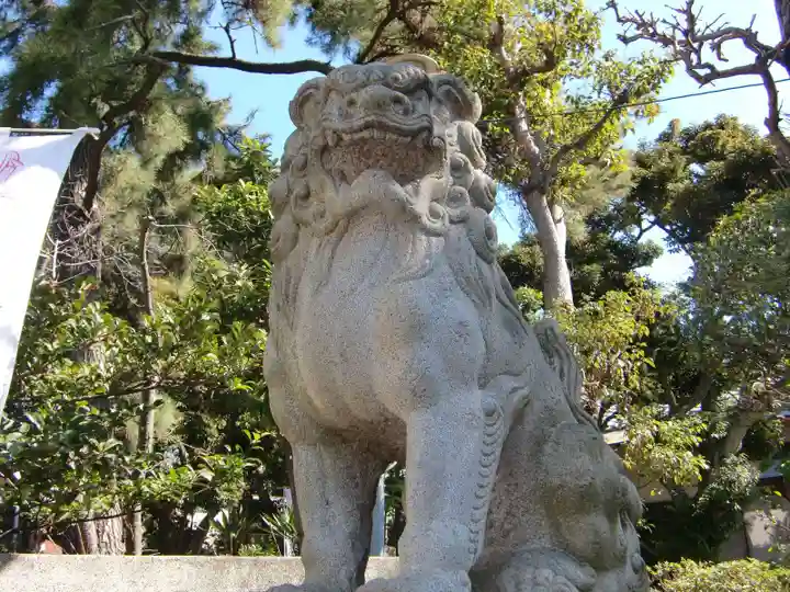 片瀬諏訪神社の狛犬
