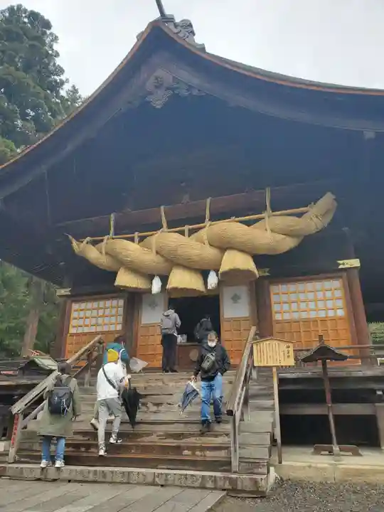 諏訪大社下社秋宮の本殿・本堂