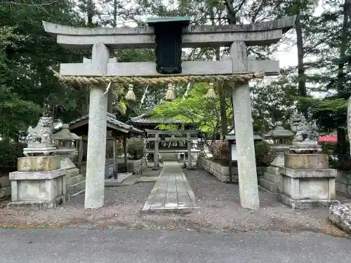 大澤八幡社の{uncategorized: "未分類", other: "その他", undefined: "問題あり", building: "その他建物", grave: "お墓", sacred_gate: "鳥居", guardian: "狛犬", statue: "像", buddha: "仏像", history: "歴史", nature: "自然", garden: "庭園", animal: "動物", pagoda: "塔", temizu: "手水舎", mountain_gate: "山門・神門", sanctuary: "本殿・本堂", subordinate: "末社・摂社", art: "芸術", scenery: "景色", jizo: "地蔵", ema: "絵馬", goshuin: "御朱印", omikuji: "おみくじ", items: "授与品その他", amulet: "お守り", goshuincho: "御朱印帳", eats: "食事", festival: "お祭り", votive_dance: "神楽", shichigosan: "七五三参", wedding: "結婚式", experience: "体験その他", initially: "初詣", around: "周辺", anti_infection: "感染症対策"}