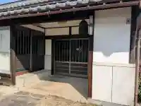 満願寺の{uncategorized: "未分類", other: "その他", undefined: "問題あり", building: "その他建物", grave: "お墓", sacred_gate: "鳥居", guardian: "狛犬", statue: "像", buddha: "仏像", history: "歴史", nature: "自然", garden: "庭園", animal: "動物", pagoda: "塔", temizu: "手水舎", mountain_gate: "山門・神門", sanctuary: "本殿・本堂", subordinate: "末社・摂社", art: "芸術", scenery: "景色", jizo: "地蔵", ema: "絵馬", goshuin: "御朱印", omikuji: "おみくじ", items: "授与品その他", amulet: "お守り", goshuincho: "御朱印帳", eats: "食事", festival: "お祭り", votive_dance: "神楽", shichigosan: "七五三参", wedding: "結婚式", experience: "体験その他", initially: "初詣", around: "周辺", anti_infection: "感染症対策"}