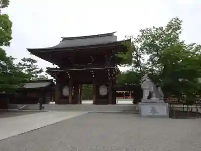 寒川神社の山門・神門