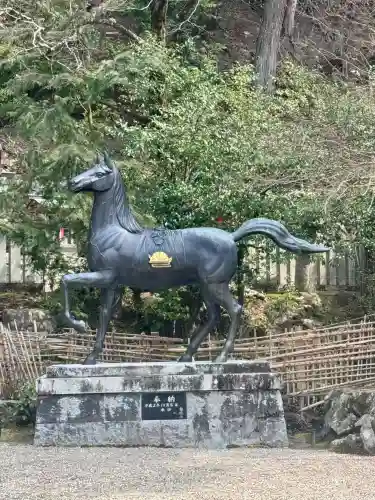 玉津岡神社の{uncategorized: "未分類", other: "その他", undefined: "問題あり", building: "その他建物", grave: "お墓", sacred_gate: "鳥居", guardian: "狛犬", statue: "像", buddha: "仏像", history: "歴史", nature: "自然", garden: "庭園", animal: "動物", pagoda: "塔", temizu: "手水舎", mountain_gate: "山門・神門", sanctuary: "本殿・本堂", subordinate: "末社・摂社", art: "芸術", scenery: "景色", jizo: "地蔵", ema: "絵馬", goshuin: "御朱印", omikuji: "おみくじ", items: "授与品その他", amulet: "お守り", goshuincho: "御朱印帳", eats: "食事", festival: "お祭り", votive_dance: "神楽", shichigosan: "七五三参", wedding: "結婚式", experience: "体験その他", initially: "初詣", around: "周辺", anti_infection: "感染症対策"}