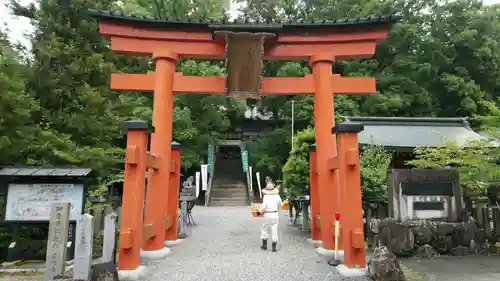 敢國神社の鳥居