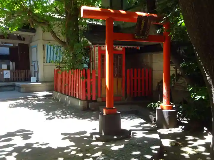 銀杏岡八幡神社の末社・摂社