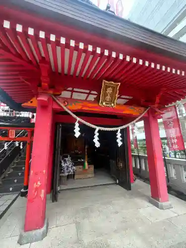 東京羽田 穴守稲荷神社の{uncategorized: "未分類", other: "その他", undefined: "問題あり", building: "その他建物", grave: "お墓", sacred_gate: "鳥居", guardian: "狛犬", statue: "像", buddha: "仏像", history: "歴史", nature: "自然", garden: "庭園", animal: "動物", pagoda: "塔", temizu: "手水舎", mountain_gate: "山門・神門", sanctuary: "本殿・本堂", subordinate: "末社・摂社", art: "芸術", scenery: "景色", jizo: "地蔵", ema: "絵馬", goshuin: "御朱印", omikuji: "おみくじ", items: "授与品その他", amulet: "お守り", goshuincho: "御朱印帳", eats: "食事", festival: "お祭り", votive_dance: "神楽", shichigosan: "七五三参", wedding: "結婚式", experience: "体験その他", initially: "初詣", around: "周辺", anti_infection: "感染症対策"}