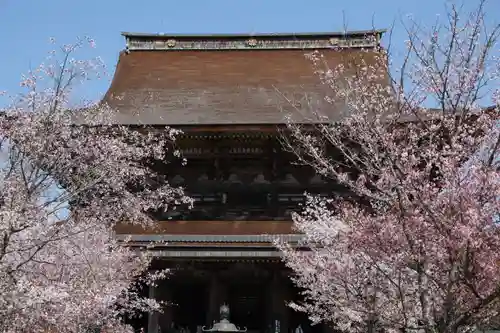 金峯山寺の本殿