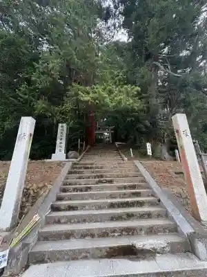 高岡神社の{uncategorized: "未分類", other: "その他", undefined: "問題あり", building: "その他建物", grave: "お墓", sacred_gate: "鳥居", guardian: "狛犬", statue: "像", buddha: "仏像", history: "歴史", nature: "自然", garden: "庭園", animal: "動物", pagoda: "塔", temizu: "手水舎", mountain_gate: "山門・神門", sanctuary: "本殿・本堂", subordinate: "末社・摂社", art: "芸術", scenery: "景色", jizo: "地蔵", ema: "絵馬", goshuin: "御朱印", omikuji: "おみくじ", items: "授与品その他", amulet: "お守り", goshuincho: "御朱印帳", eats: "食事", festival: "お祭り", votive_dance: "神楽", shichigosan: "七五三参", wedding: "結婚式", experience: "体験その他", initially: "初詣", around: "周辺", anti_infection: "感染症対策"}