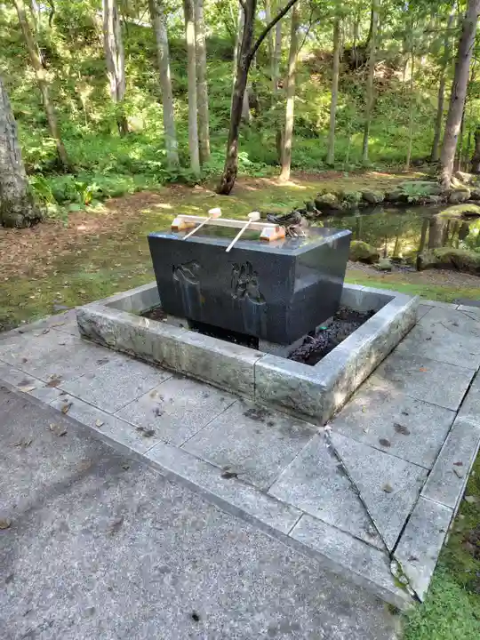 音更神社の手水舎