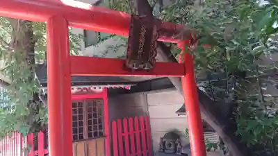 銀杏岡八幡神社の末社・摂社