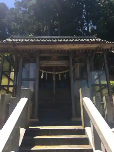 新羅神社の末社