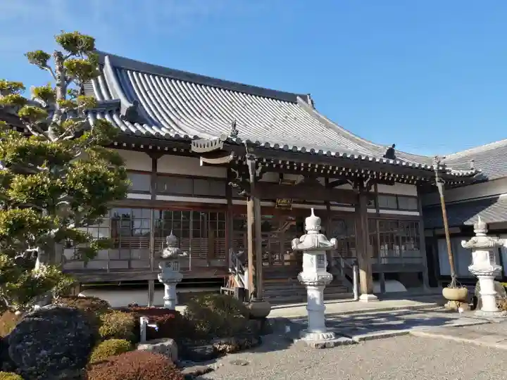 長福寺の本殿・本堂