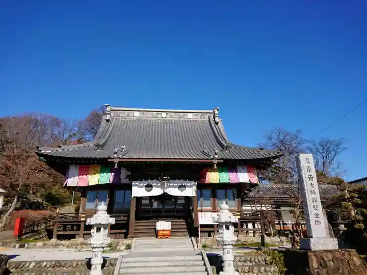 埼玉厄除け開運大師・龍泉寺(切り絵御朱印発祥の寺)の本殿・本堂