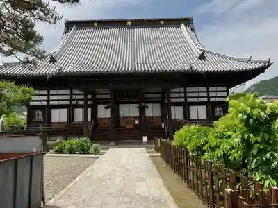 西方寺の本殿・本堂