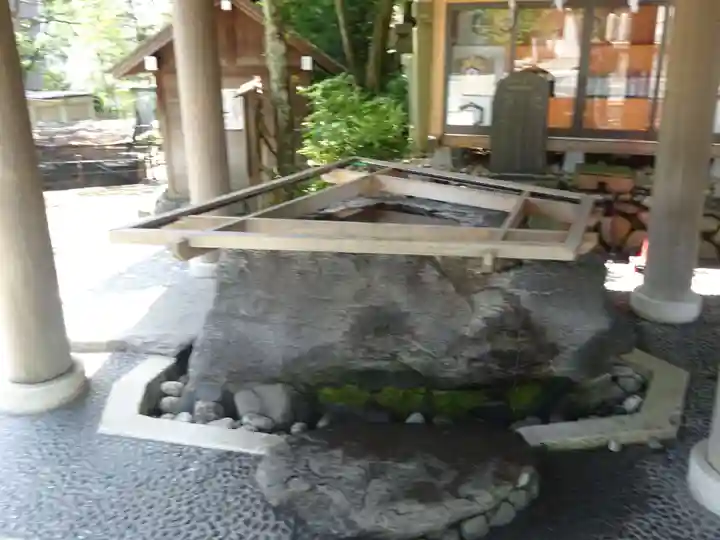 伊勢山皇大神宮の手水舎