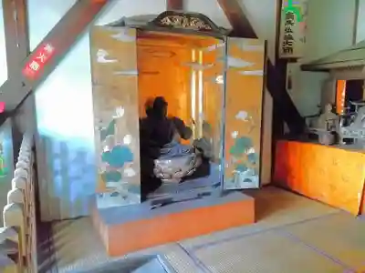 鳳出観音教会の仏像