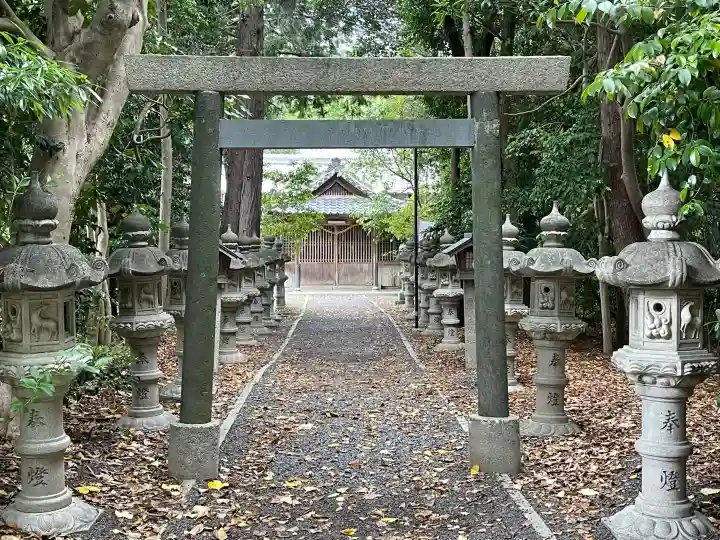 加和良神社の{uncategorized: "未分類", other: "その他", undefined: "問題あり", building: "その他建物", grave: "お墓", sacred_gate: "鳥居", guardian: "狛犬", statue: "像", buddha: "仏像", history: "歴史", nature: "自然", garden: "庭園", animal: "動物", pagoda: "塔", temizu: "手水舎", mountain_gate: "山門・神門", sanctuary: "本殿・本堂", subordinate: "末社・摂社", art: "芸術", scenery: "景色", jizo: "地蔵", ema: "絵馬", goshuin: "御朱印", omikuji: "おみくじ", items: "授与品その他", amulet: "お守り", goshuincho: "御朱印帳", eats: "食事", festival: "お祭り", votive_dance: "神楽", shichigosan: "七五三参", wedding: "結婚式", experience: "体験その他", initially: "初詣", around: "周辺", anti_infection: "感染症対策"}