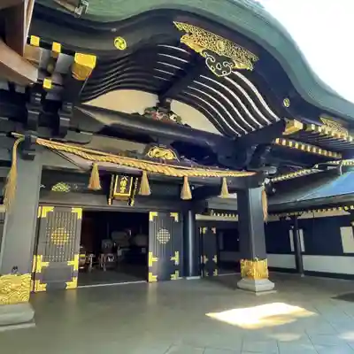 穴八幡宮の本殿・本堂