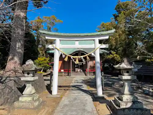 鹿苑神社の鳥居