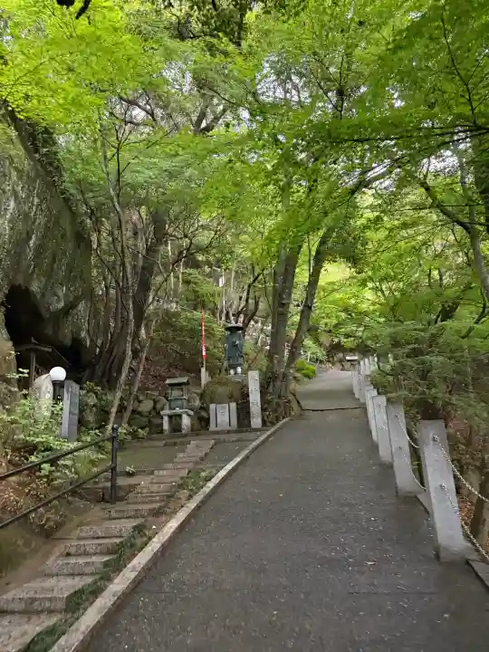 救馬溪観音の{uncategorized: "未分類", other: "その他", undefined: "問題あり", building: "その他建物", grave: "お墓", sacred_gate: "鳥居", guardian: "狛犬", statue: "像", buddha: "仏像", history: "歴史", nature: "自然", garden: "庭園", animal: "動物", pagoda: "塔", temizu: "手水舎", mountain_gate: "山門・神門", sanctuary: "本殿・本堂", subordinate: "末社・摂社", art: "芸術", scenery: "景色", jizo: "地蔵", ema: "絵馬", goshuin: "御朱印", omikuji: "おみくじ", items: "授与品その他", amulet: "お守り", goshuincho: "御朱印帳", eats: "食事", festival: "お祭り", votive_dance: "神楽", shichigosan: "七五三参", wedding: "結婚式", experience: "体験その他", initially: "初詣", around: "周辺", anti_infection: "感染症対策"}