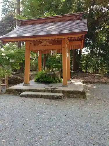 渭伊神社の手水