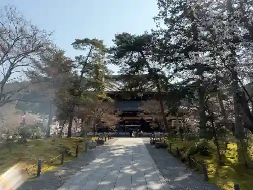 南禅寺の{uncategorized: "未分類", other: "その他", undefined: "問題あり", building: "その他建物", grave: "お墓", sacred_gate: "鳥居", guardian: "狛犬", statue: "像", buddha: "仏像", history: "歴史", nature: "自然", garden: "庭園", animal: "動物", pagoda: "塔", temizu: "手水舎", mountain_gate: "山門・神門", sanctuary: "本殿・本堂", subordinate: "末社・摂社", art: "芸術", scenery: "景色", jizo: "地蔵", ema: "絵馬", goshuin: "御朱印", omikuji: "おみくじ", items: "授与品その他", amulet: "お守り", goshuincho: "御朱印帳", eats: "食事", festival: "お祭り", votive_dance: "神楽", shichigosan: "七五三参", wedding: "結婚式", experience: "体験その他", initially: "初詣", around: "周辺", anti_infection: "感染症対策"}
