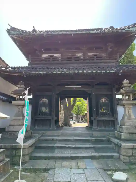 感田神社の山門