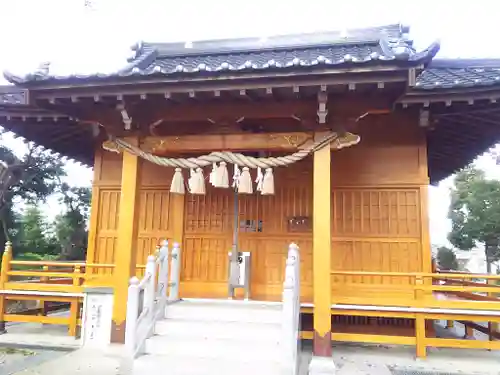 足立神社の本殿