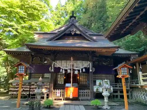 新倉富士浅間神社の本殿