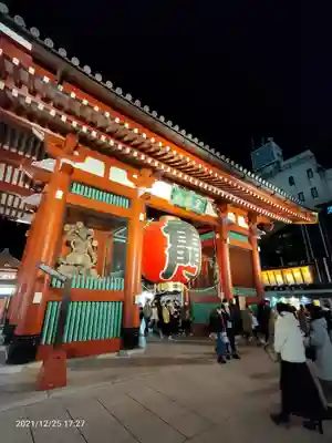 浅草寺の山門・神門