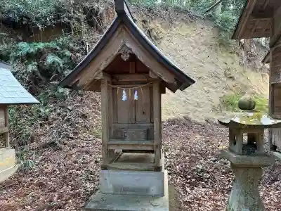 田面神社の{uncategorized: "未分類", other: "その他", undefined: "問題あり", building: "その他建物", grave: "お墓", sacred_gate: "鳥居", guardian: "狛犬", statue: "像", buddha: "仏像", history: "歴史", nature: "自然", garden: "庭園", animal: "動物", pagoda: "塔", temizu: "手水舎", mountain_gate: "山門・神門", sanctuary: "本殿・本堂", subordinate: "末社・摂社", art: "芸術", scenery: "景色", jizo: "地蔵", ema: "絵馬", goshuin: "御朱印", omikuji: "おみくじ", items: "授与品その他", amulet: "お守り", goshuincho: "御朱印帳", eats: "食事", festival: "お祭り", votive_dance: "神楽", shichigosan: "七五三参", wedding: "結婚式", experience: "体験その他", initially: "初詣", around: "周辺", anti_infection: "感染症対策"}
