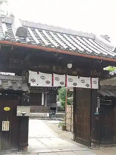 観音寺の山門