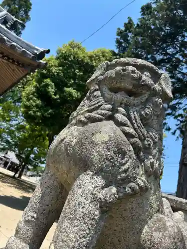 素盞嗚神社の{uncategorized: "未分類", other: "その他", undefined: "問題あり", building: "その他建物", grave: "お墓", sacred_gate: "鳥居", guardian: "狛犬", statue: "像", buddha: "仏像", history: "歴史", nature: "自然", garden: "庭園", animal: "動物", pagoda: "塔", temizu: "手水舎", mountain_gate: "山門・神門", sanctuary: "本殿・本堂", subordinate: "末社・摂社", art: "芸術", scenery: "景色", jizo: "地蔵", ema: "絵馬", goshuin: "御朱印", omikuji: "おみくじ", items: "授与品その他", amulet: "お守り", goshuincho: "御朱印帳", eats: "食事", festival: "お祭り", votive_dance: "神楽", shichigosan: "七五三参", wedding: "結婚式", experience: "体験その他", initially: "初詣", around: "周辺", anti_infection: "感染症対策"}