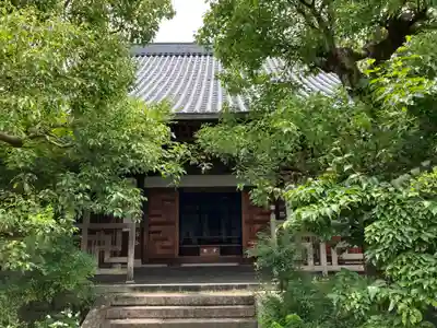 石峯寺の本殿・本堂