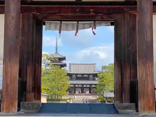 法隆寺の山門・神門